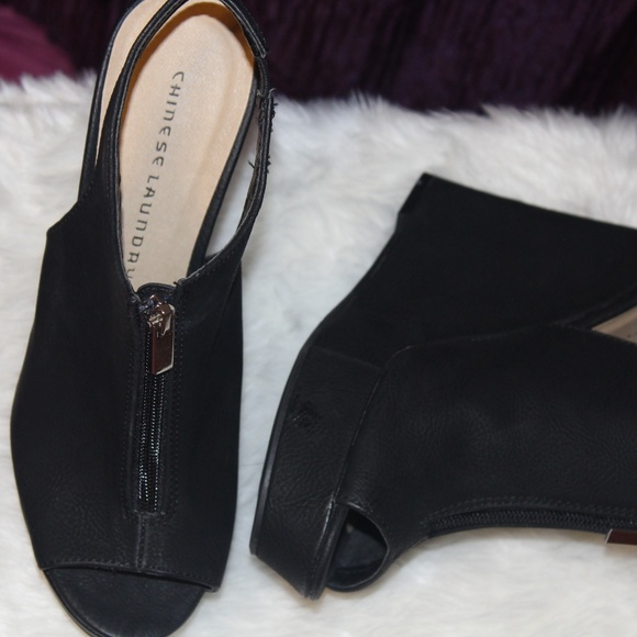 Shoes - Picture 2 of 5